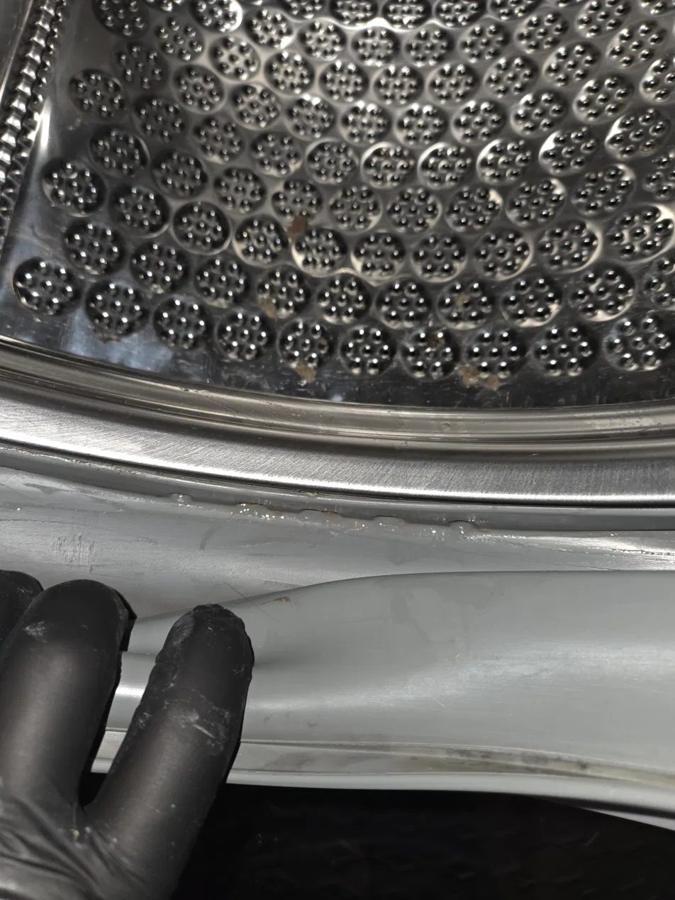 Washing machine door seal after cleaning
